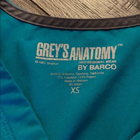 Greys anatomy scrub set - Picture 3 of 4